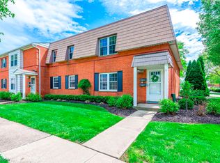 2847 Pease Dr #D401, Rocky River, OH 44116