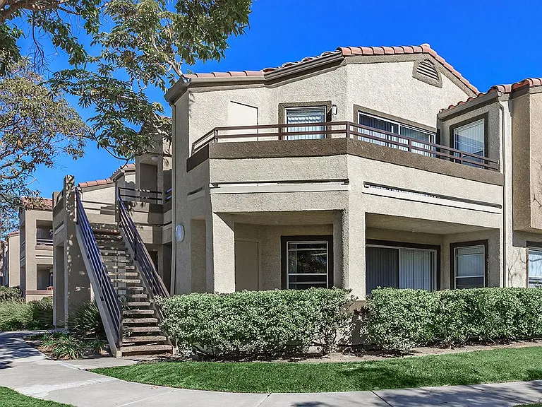 240 Avenida Vis — Photo 41
