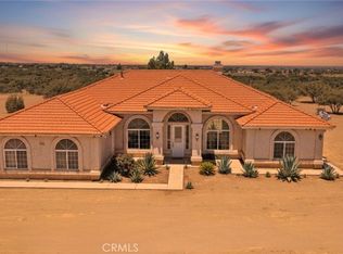 9452 Cedar St, Oak Hills, CA 92344