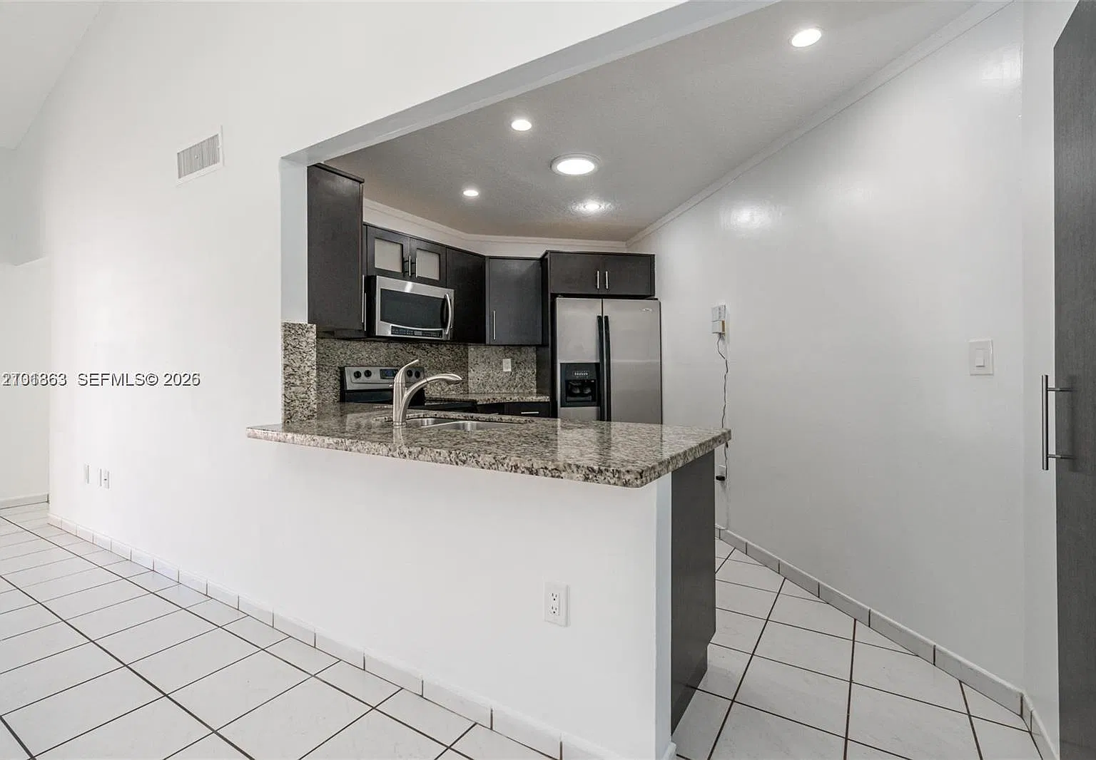 Bleau Fontaine Condo #2 — Photo 2