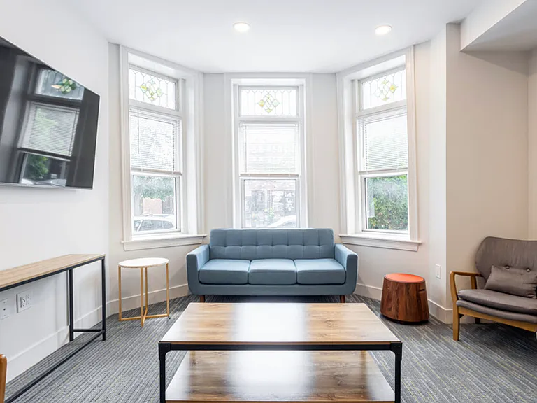 55 Queensberry St #6 — Photo 3