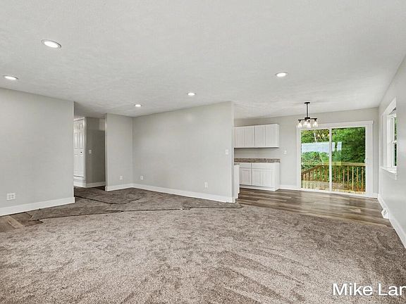 5th image of 17646 Hall Rd