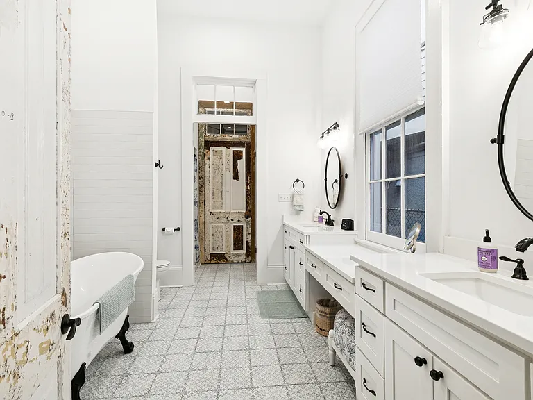 Jack & Jill bathroom, soaking tub, shower, double vanity