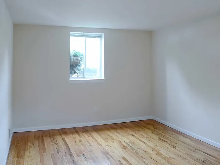 Towne Oaks Apartments — Photo 19