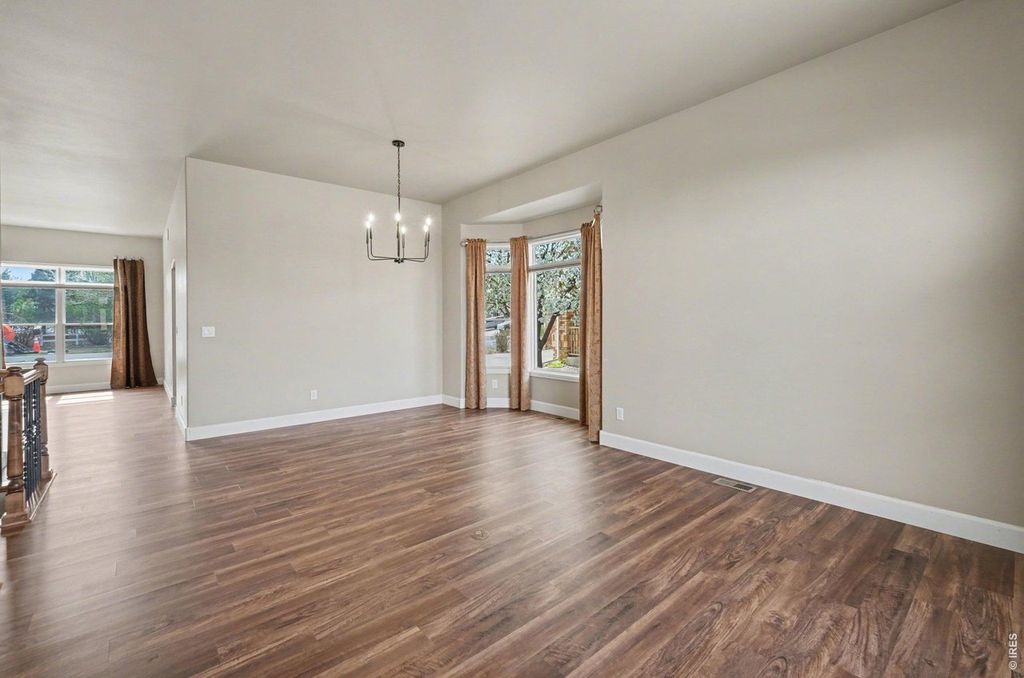 8245 Hidden Cove Ct