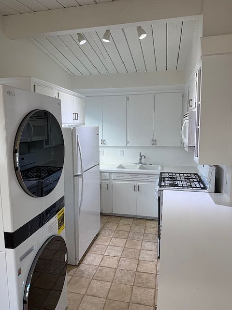 1st image of 2802 Morningside Dr #2804