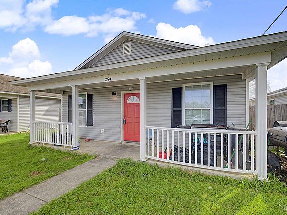 3rd image of 2124 Ledbetter Ln