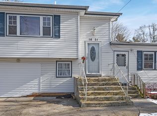 1621 N Thompson Dr, Bay Shore, NY 11706