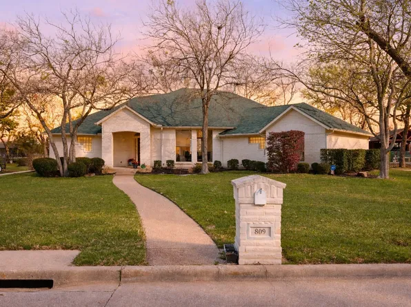 809 Majestic Oaks Ct, Mansfield, TX 76063