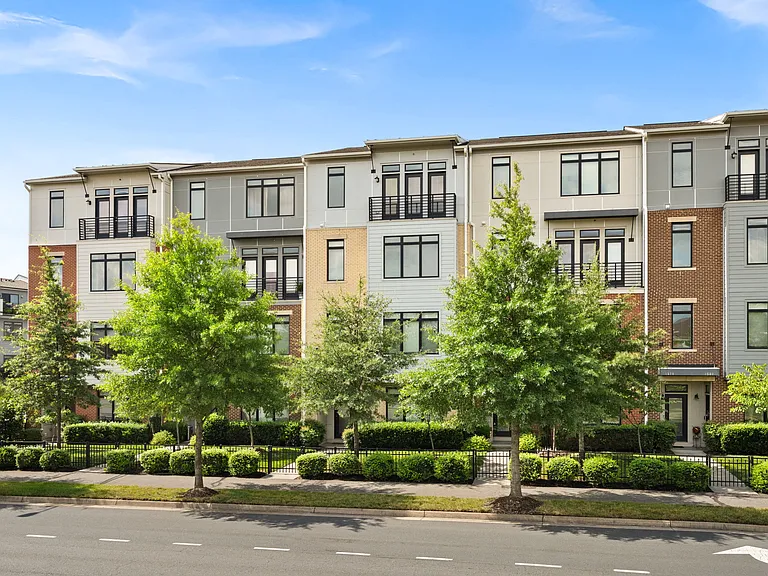 1518 Ribbon Limestone Ter SE — Photo 3