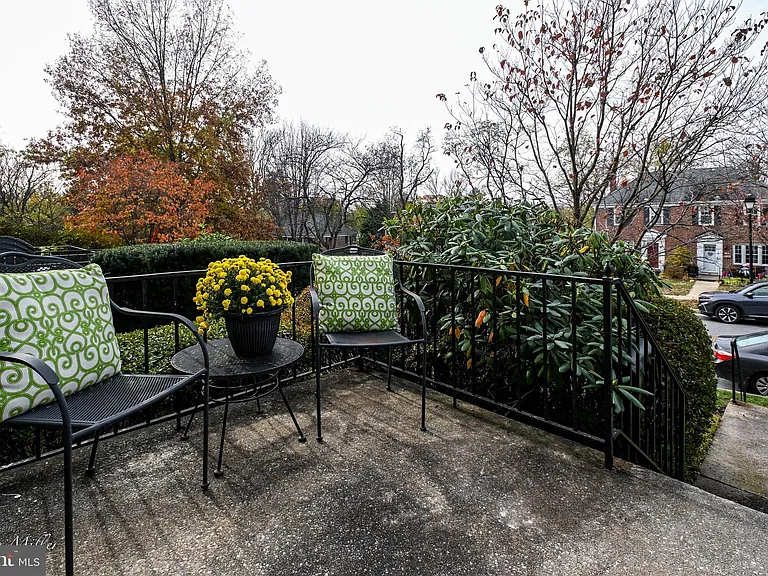 127 Stanmore Rd — Photo 3