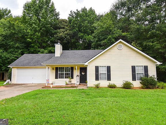 3rd image of 144 Pebble Creek Dr