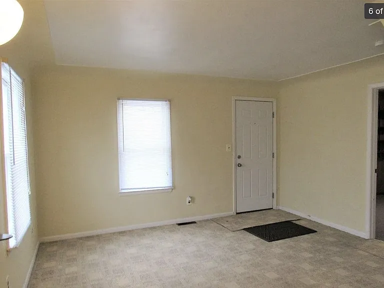 2090 Vermont Ave — Photo 4