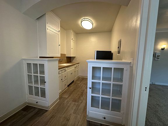 2nd image of 800 17th St APT 44