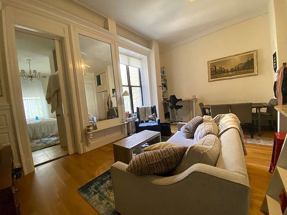 2nd image of 117 W 75th St #1R
