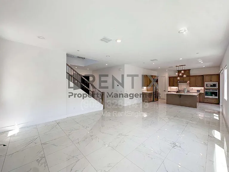 19206 Blackthorn Dr — Photo 13