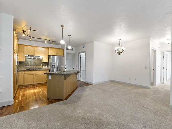 4th image of 1152 E Winding Creek Dr