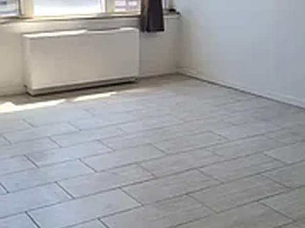 80 Elizabeth Street image 1 of 5