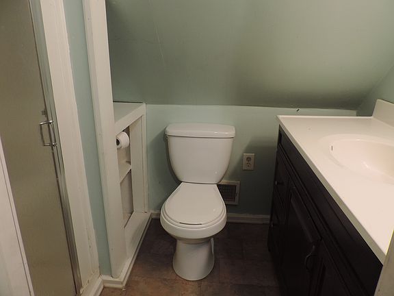 3rd image of 1284 Chestnut St