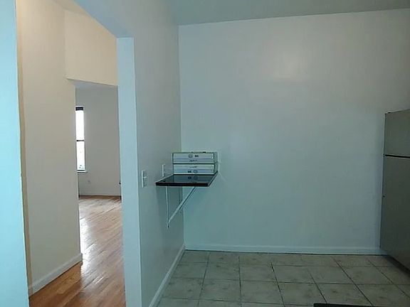 2nd image of 1758 1st Ave APT 5