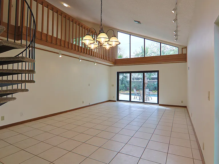 620 Hastings St — Photo 4
