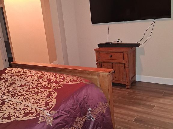 5th image of 3739 Larian Way #1