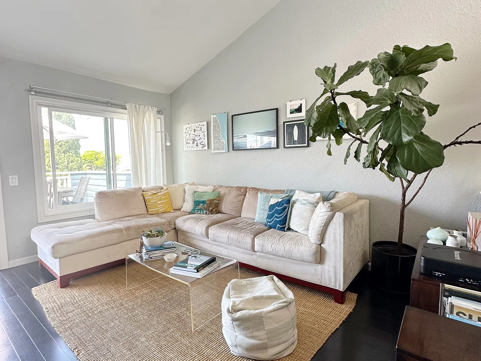2 bed, 2.5 bath, 1500 sqft, $6,500 — Photo 1