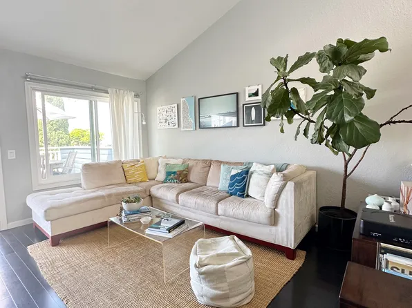 2453 Oxford Ave, Cardiff, CA 92007