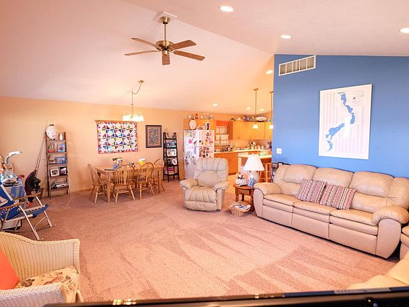 4th image of 502 Hill Ave #A