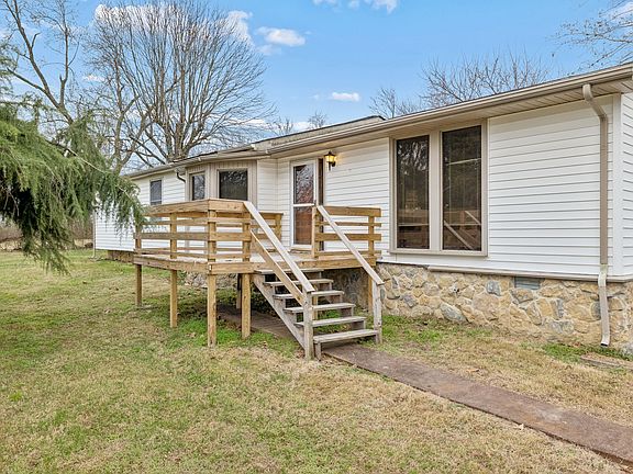 3rd image of 904 Coles Ferry Rd