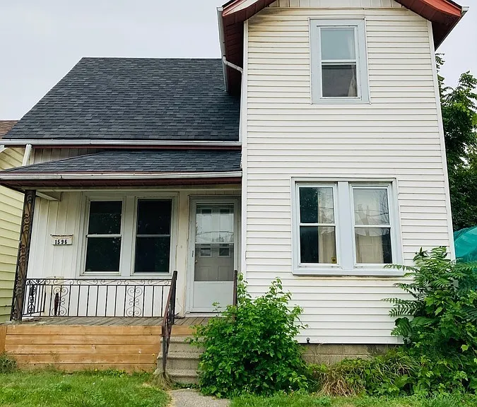 1596 College Ave — Photo 4