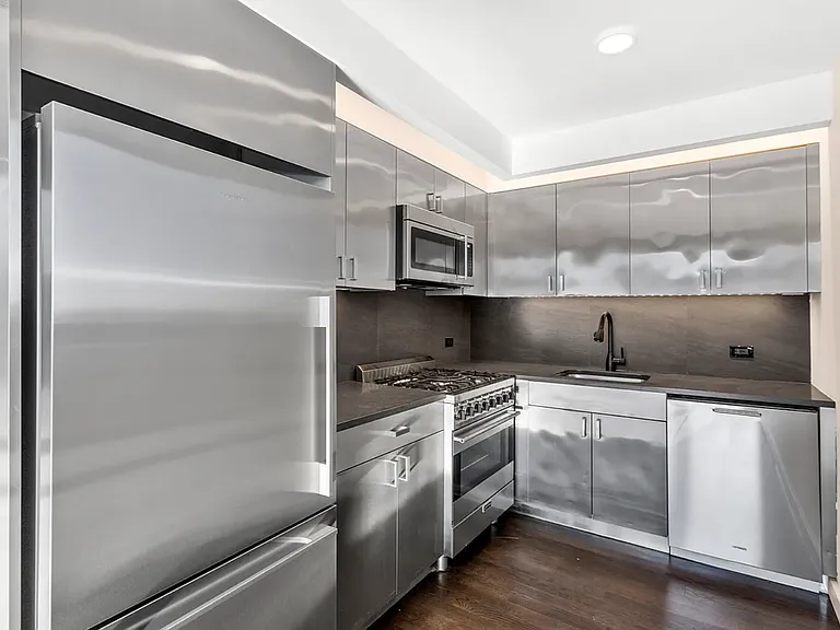 37-40 27th St #7C — Photo 3