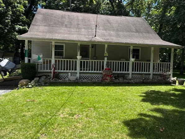 52985 Twin Lakeview Dr, Dowagiac, MI 49047