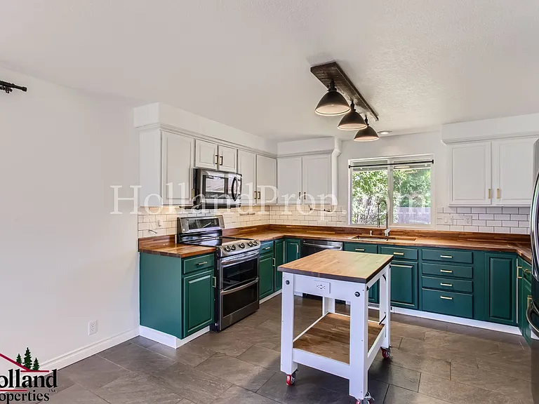 10849 NW Glencoe Rd — Photo 9