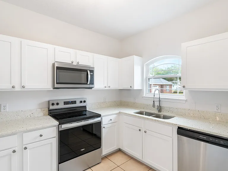 2031 Presidio St #2031 — Photo 4