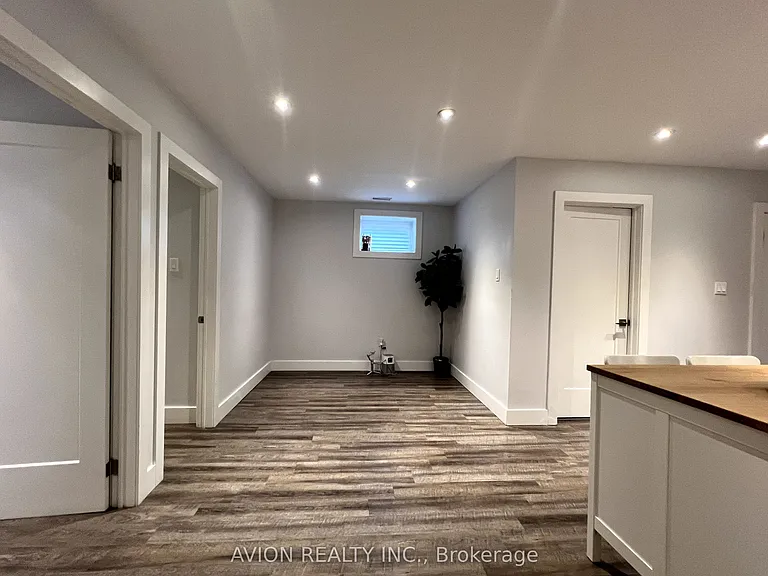 28 Monarchdale Ave #BASEMENT — Photo 12