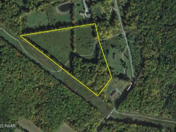 1 Everly Rd, Lake Ariel, PA 18436