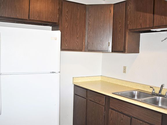 5th image of 2898 Pinyon Ave APT 3