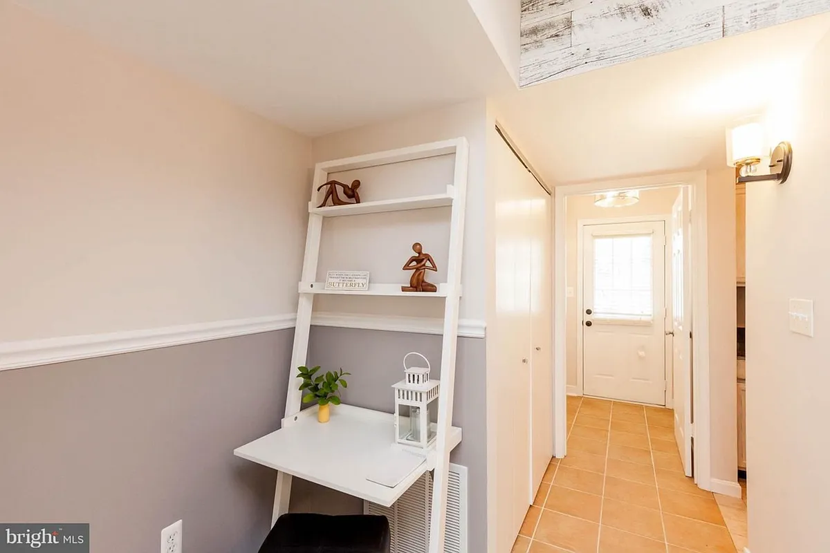Building Photo - 11902 Foal Ln