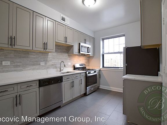 2nd image of 7700-7706 N Marshfield 1638-1642 W Jonquil Ter #1