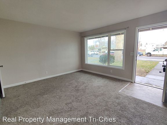 4th image of 1 N Olympia St #10908612
