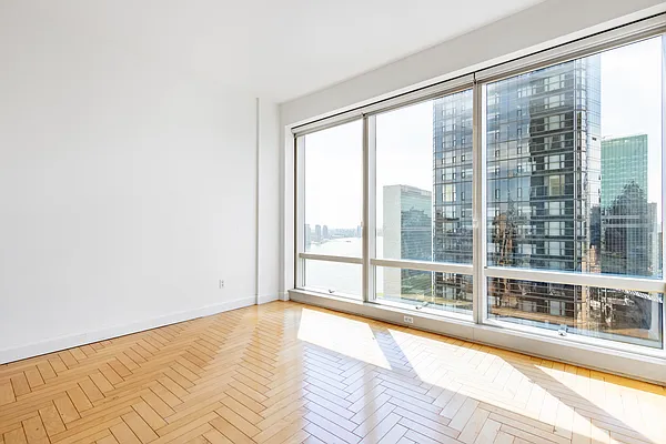 Rented by Luxury Habitat | media 20