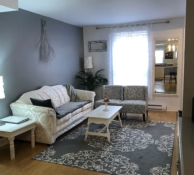 547 Bagot St — Photo 5