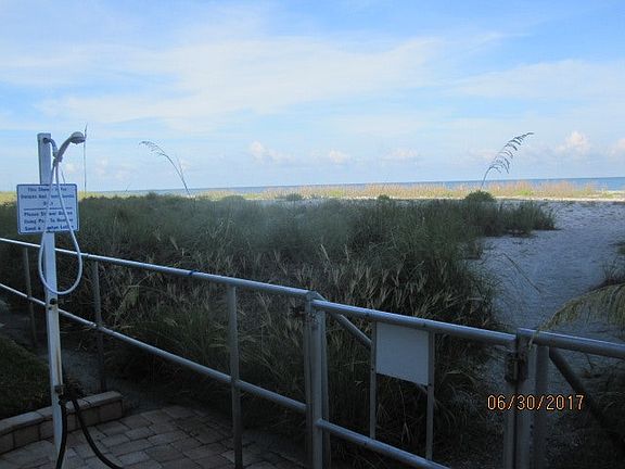 Entrance to beach
