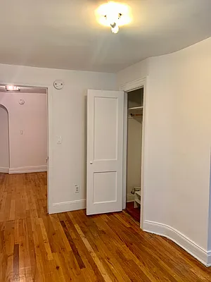 Rented by Select Real Estate | media 22