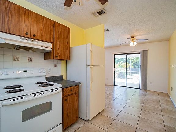 3rd image of 18915 Ayrshire Cir