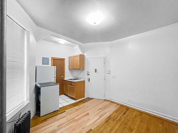 5th image of 1726 Amsterdam Ave APT 3B