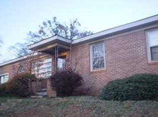 907 S Buncombe Rd, Greer, SC 29650