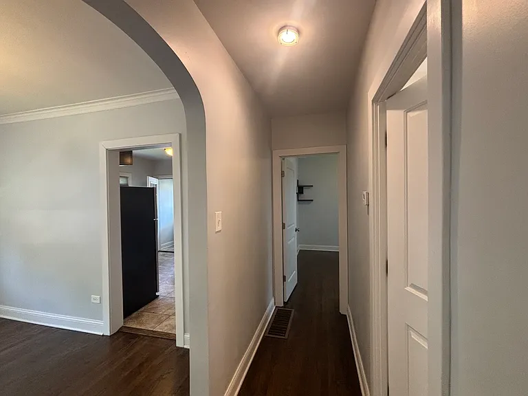 2224 Foster St #1 — Photo 9