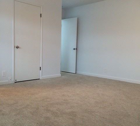 5th image of 6559 Crown Blvd